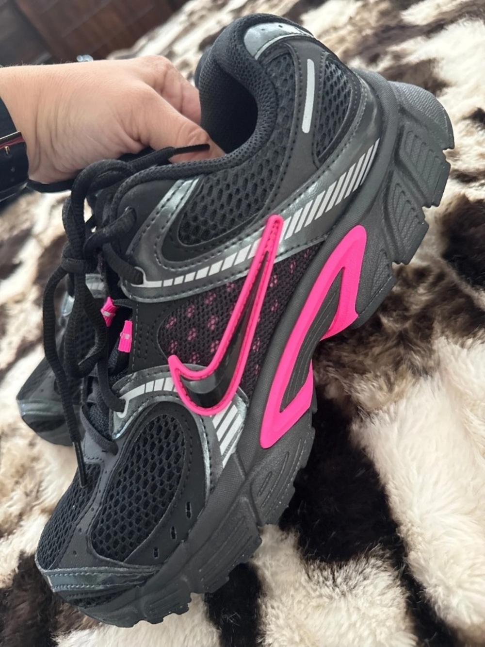 Nike Women’s Black & Hot Pink Athletic Sneakers